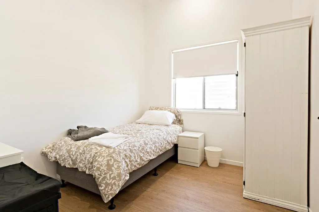 wh-bedroom.webp